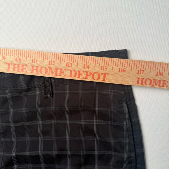 Champion grey and black plaid Golf shorts sz 34 - Picture 4 of 5